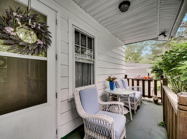115 S Quigley Avenue, Beverly Shores, IN 46301