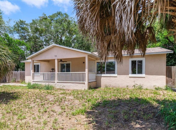 710 W ALFRED STREET, TAVARES, FL 32778