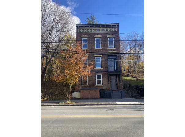 516 4th St, Troy, NY 12180