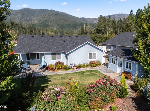 263 Retirement Lane, Cave Junction, OR 97523