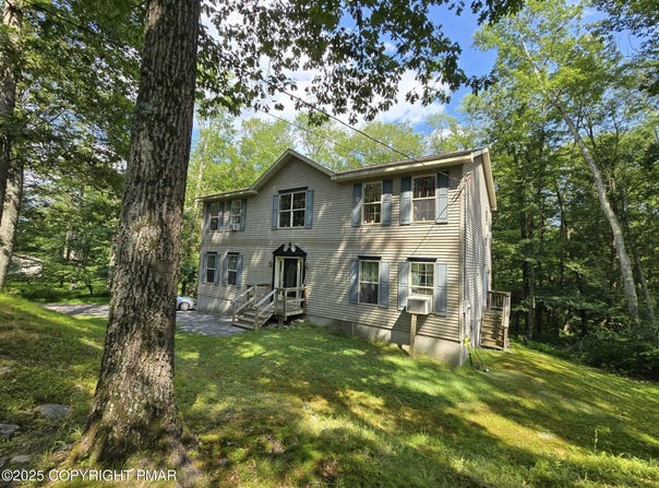 108 Red Shale Road, Hawley, PA 18428