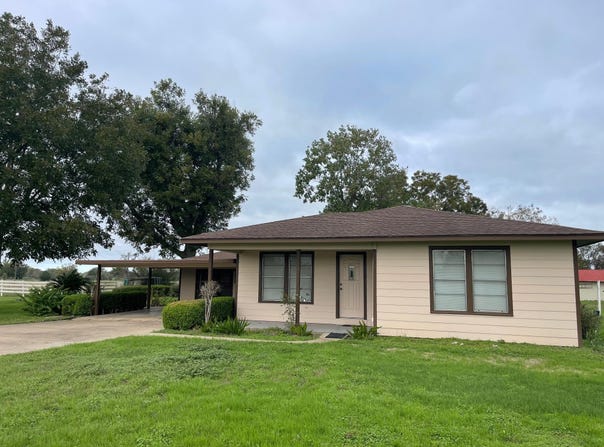 741a Muzny RD, La Grange, TX 78945