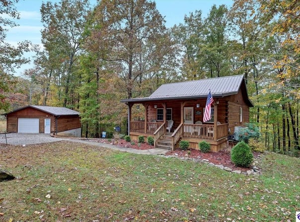 1046 Michaels Cove Drive, Leitchfield, KY 42754