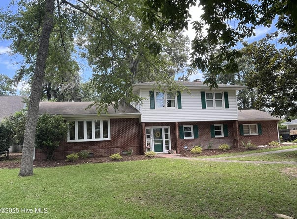 604 W Wilson Creek Drive, Trent Woods, NC 28562