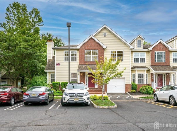 73 Forest Drive, Piscataway, NJ 08854