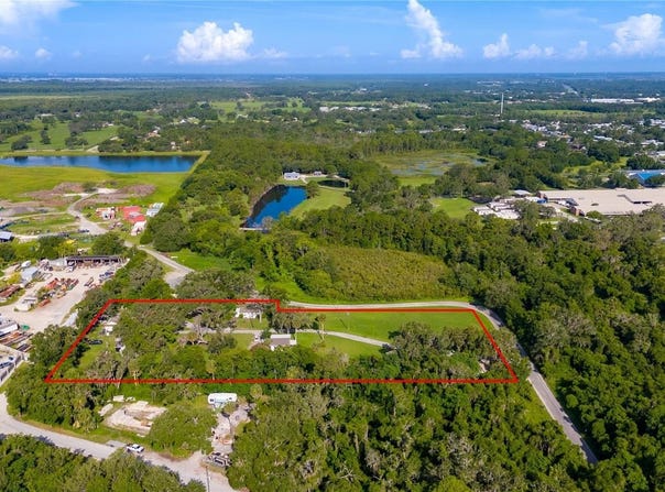 1318 NEELY DRIVE, LEESBURG, FL 34748