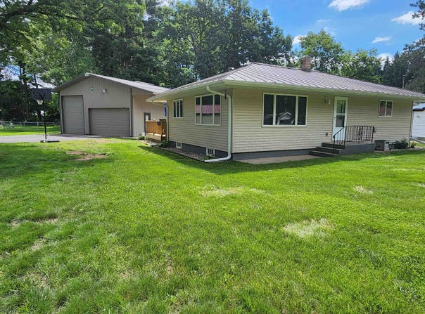E1761 AMY Street, WAUPACA, WI 54981-9187