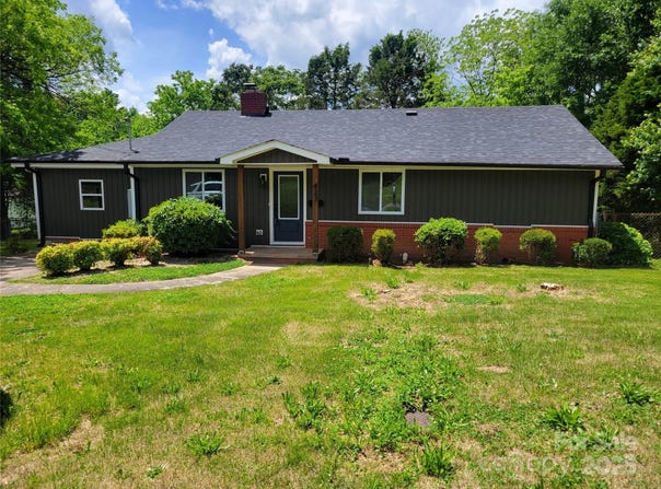 423 S Rhyne Street, Dallas, NC 28034