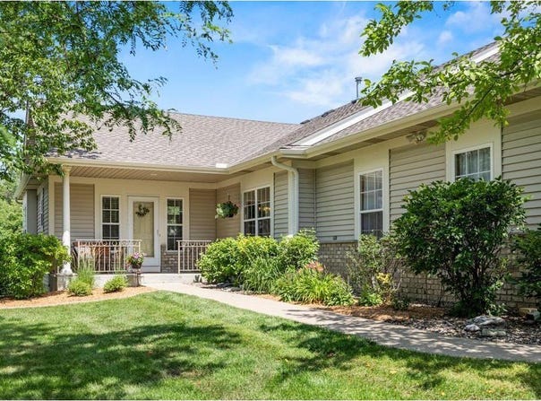14425 Freesia Way, Apple Valley, MN 55124