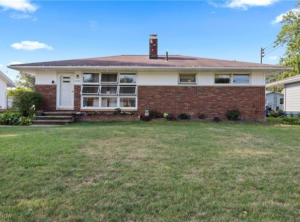 1327 W 39th Street, Lorain, OH 44053
