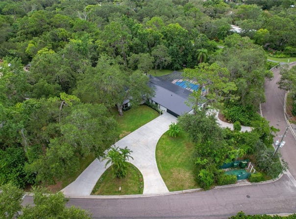 1870 OAK CREEK DRIVE, DUNEDIN, FL 34698