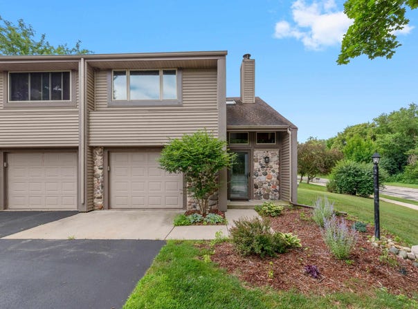 625 TAMARACK Drive, WEST BEND, WI 53095