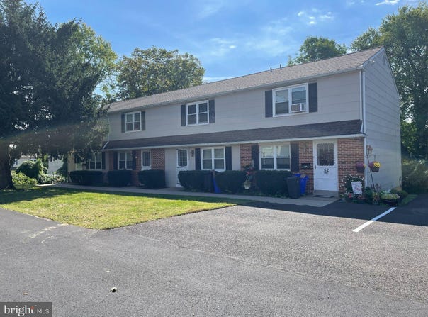 52 BYBERRY Road, HATBORO, PA 19040