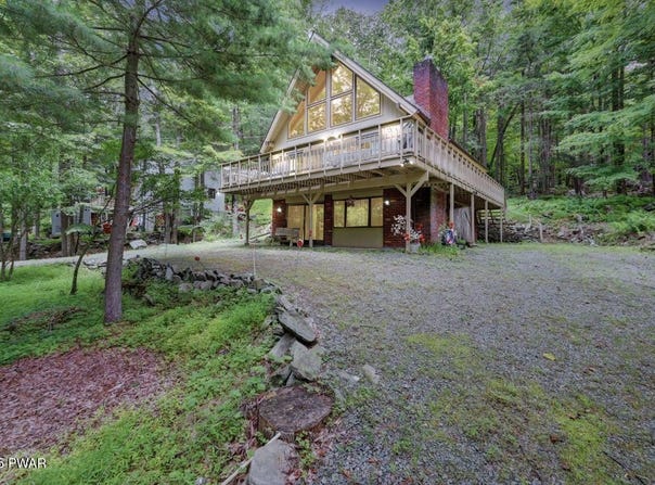 34 Roamingwood Road, Lake Ariel, PA 18436