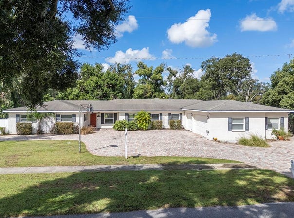 712 S OAKWOOD Avenue, BRANDON, FL 33511