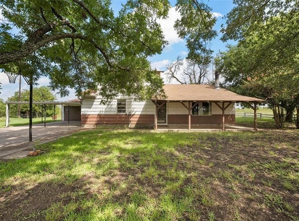 119 Hcr 3276 N, Mount Calm, TX 76673