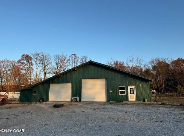 895 Lawrence 2150, Wentworth, MO 64873