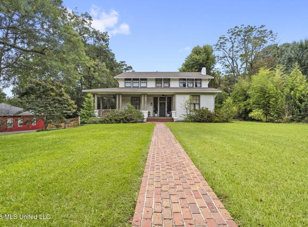 1622 N 5th Avenue, Laurel, MS 39440