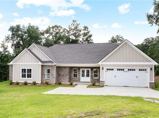 4500 Lakewood Park Drive, Phenix City, AL 36867