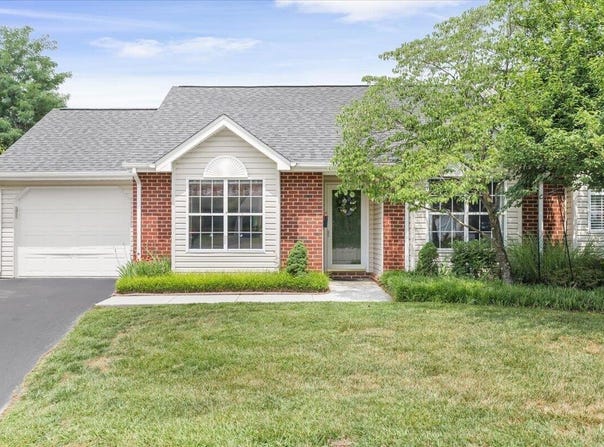 6965 Black Walnut Ct, Roanoke, VA 24019