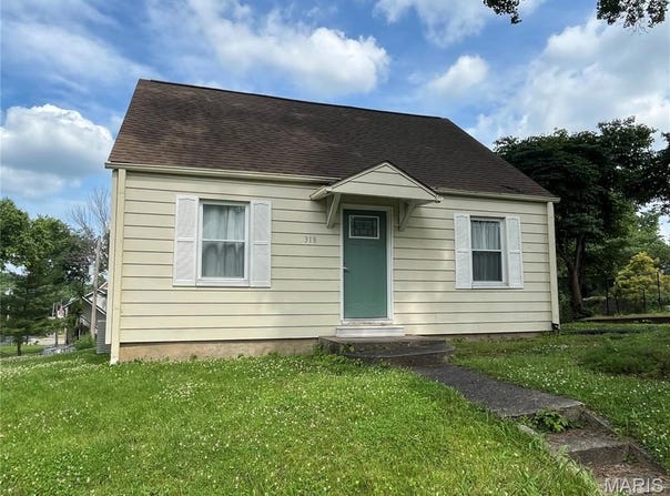 318 3rd Street, Winfield, MO 63389