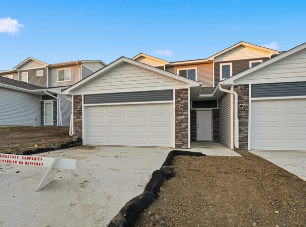 719 Campusside Place, Norwalk, IA 50211