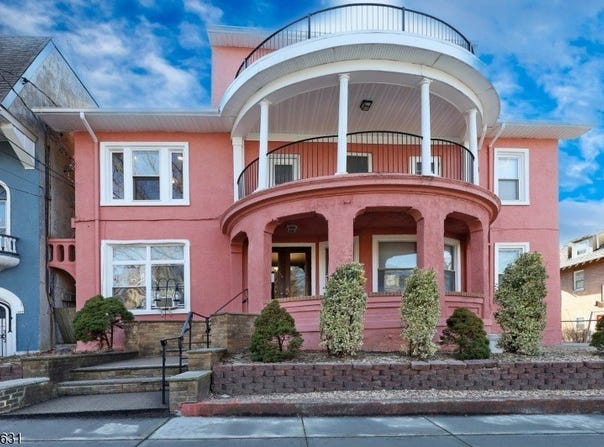 720 Boulevard, Weehawken Twp., NJ 07086-6912