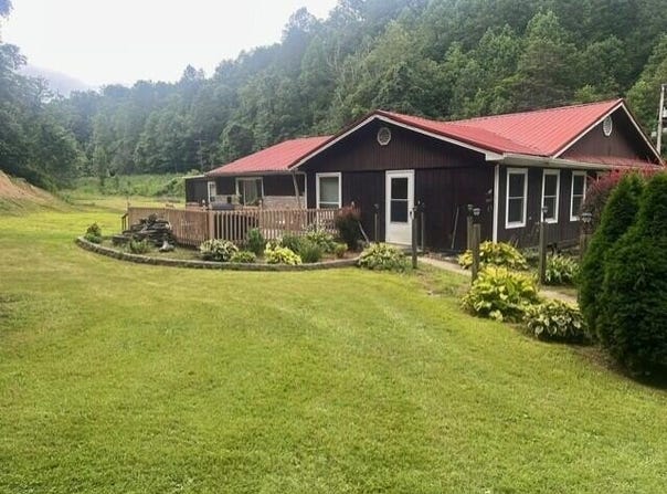 672 Birch Branch, Salyersville, KY 41465