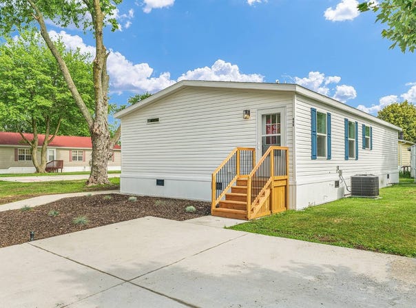 498 Richland, Mahomet, IL 61853