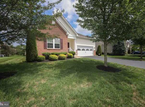 25 APPLEGATE DRIVE, FLORENCE, NJ 08518