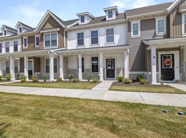 11709 Kentucky Street, Crown Point, IN 46307