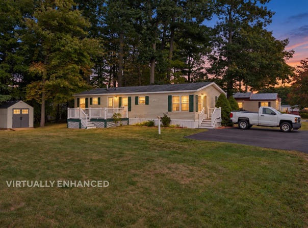 25 Hawthorne Road, North Hampton, NH 03862