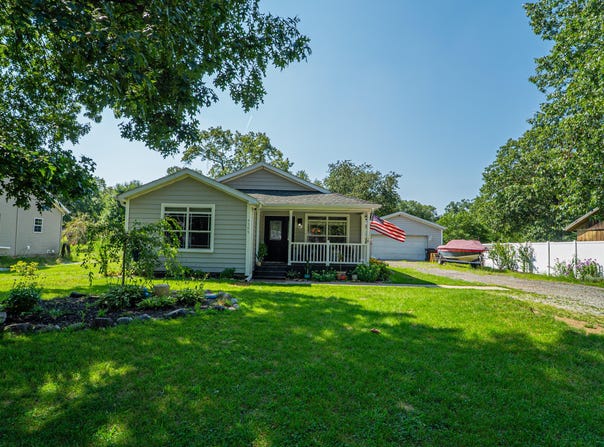 4545 E 1040 N, DeMotte, IN 46310