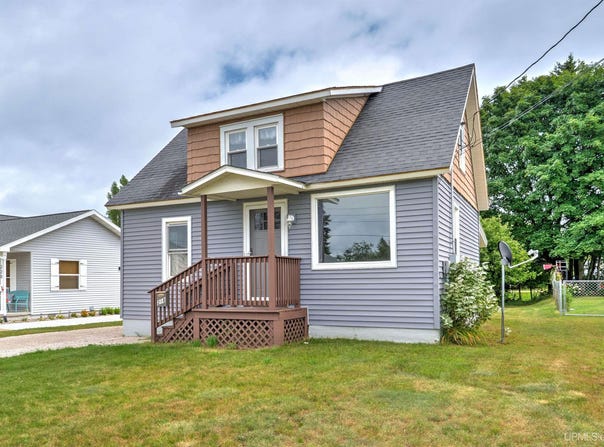 218 N Second, Manistique, MI 49854