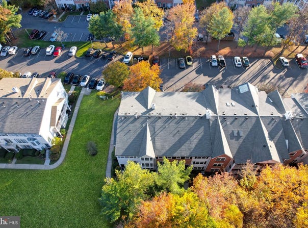 23 VERSAILLES COURT, HAMILTON, NJ 08619