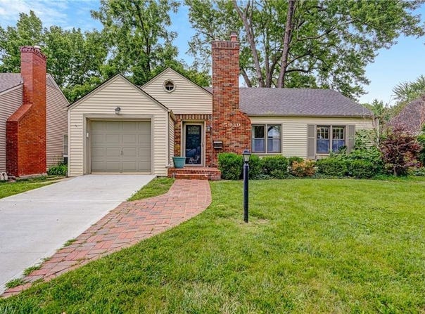 5939 Delmar Street, Fairway, KS 66205