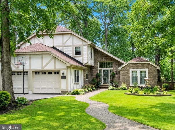 10 WINFIELD DRIVE, BERLIN, NJ 08009