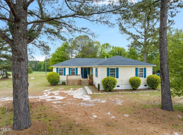211 Chesters Road, Roseboro, NC 28382