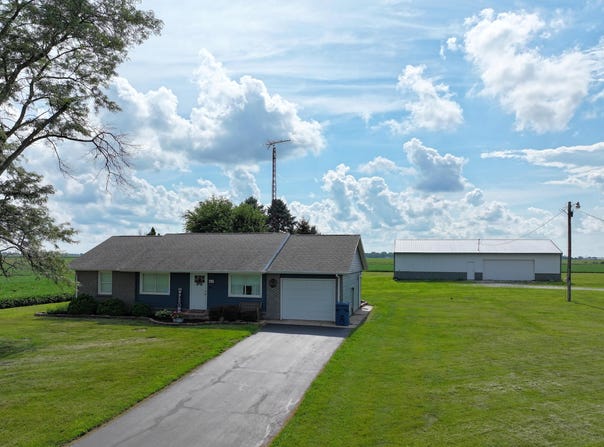 4627 S 1335 W, Francesville, IN 47946