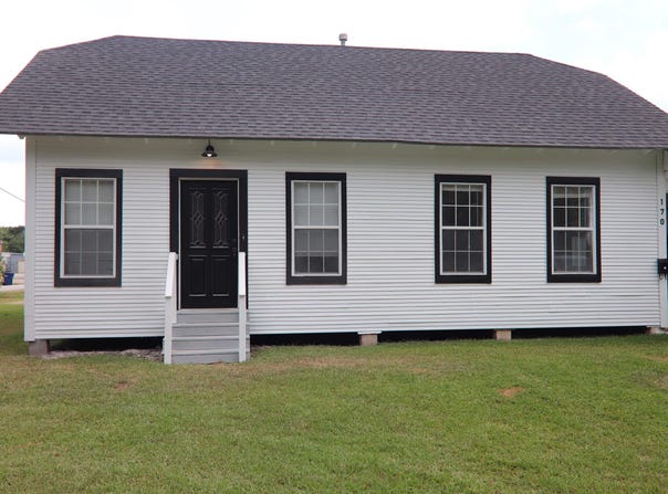 170 S 4th St, Silsbee, TX 77656