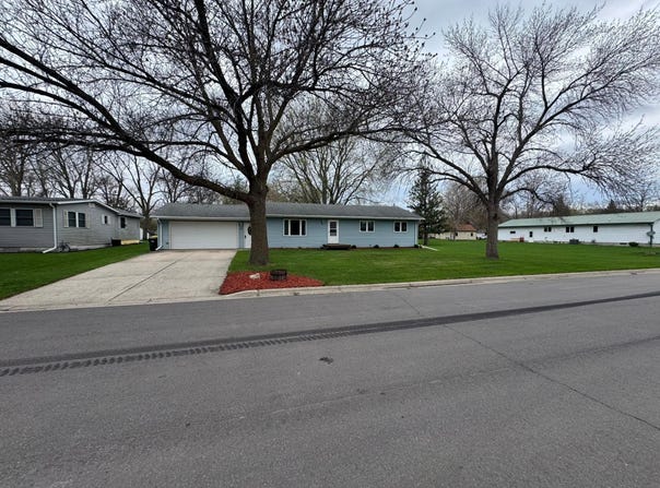 330 8th Street E, Hector, MN 55342