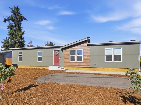 4914 E St, Springfield, OR 97478