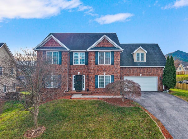 2158 River Oaks Dr, Salem, VA 24153