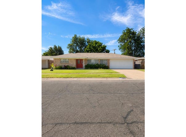 3305 Dengar Ave W, Midland, TX 79707