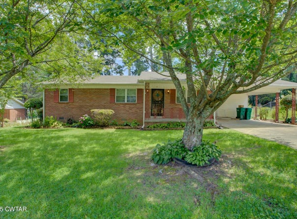 18 Knollwood Drive, Jackson, TN 38305