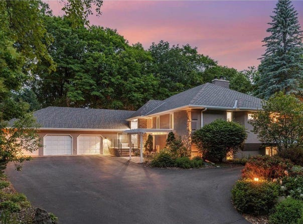 19435 Cottagewood Road, Deephaven, MN 55331