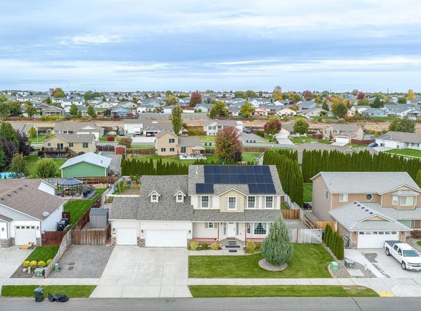 9703 Balflour Drive, Pasco, WA 99301