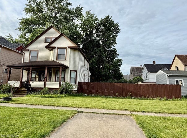 828 Broad Street, Elyria, OH 44035
