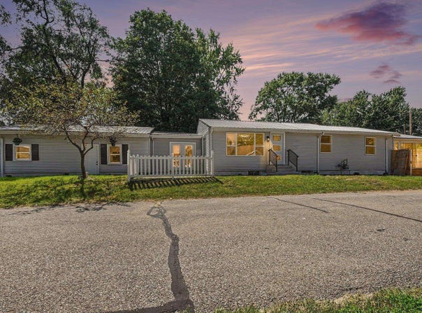 23846 Eastgate Avenue, Elkhart, IN 46516