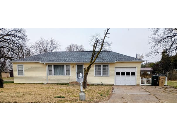 502 W Jay, Lyons, KS 67554